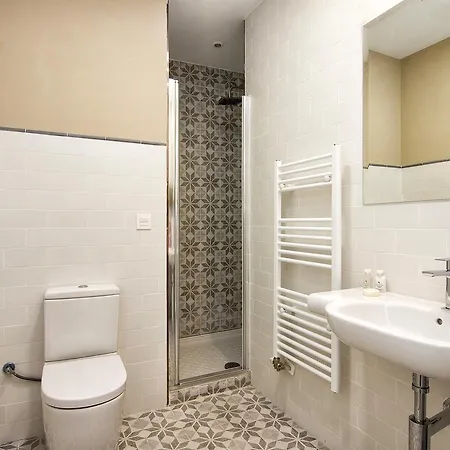 Bright & Elegant Centre 3 Bedroom غرناطة